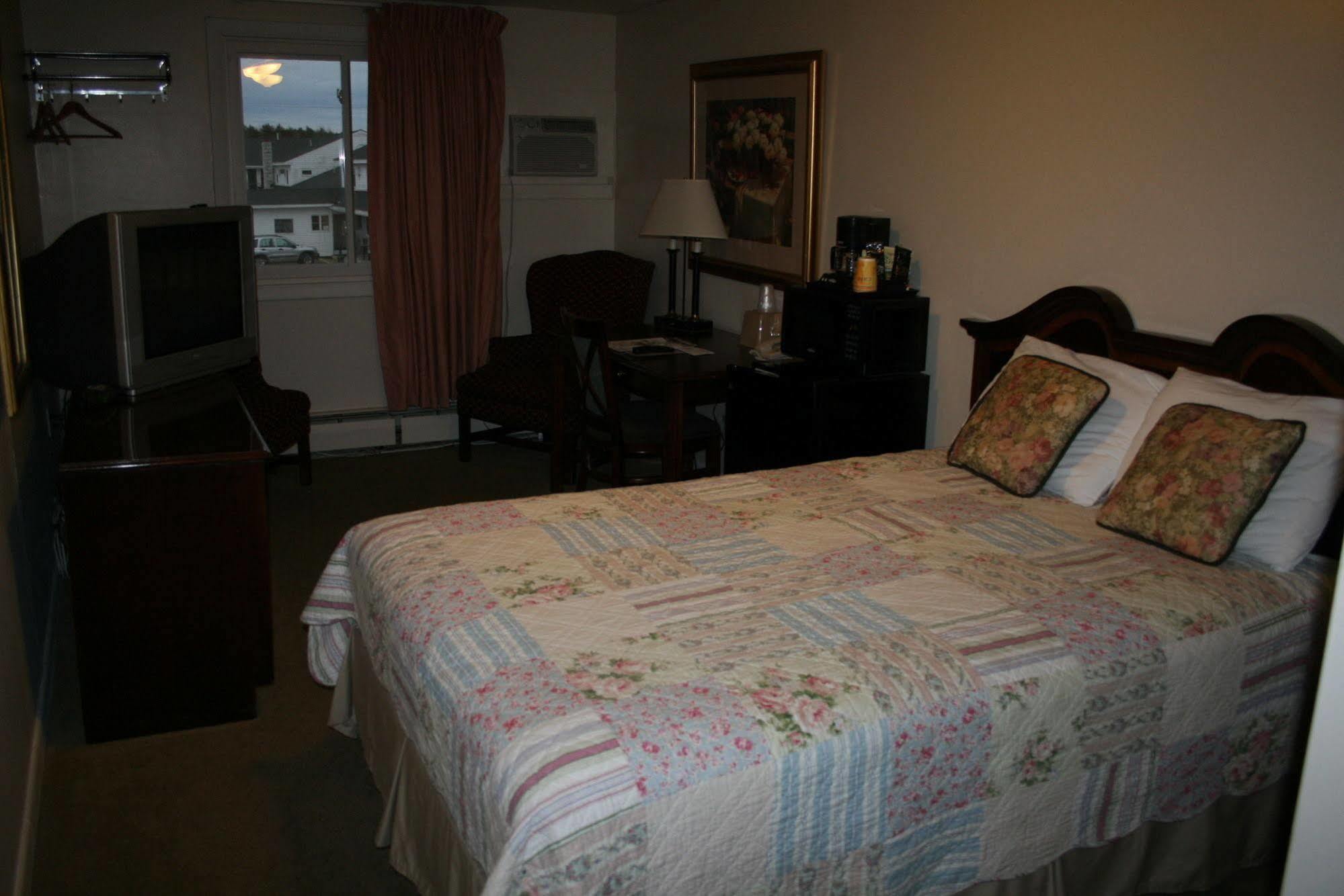 Maine Woods Inn Brewer ภายนอก รูปภาพ